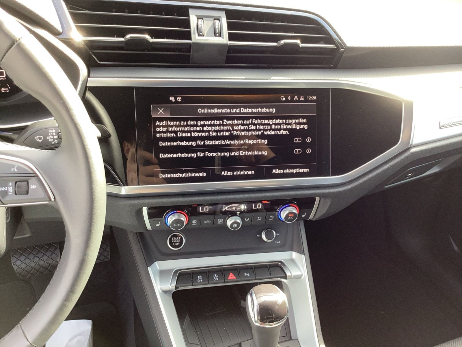 Audi - Q3_13