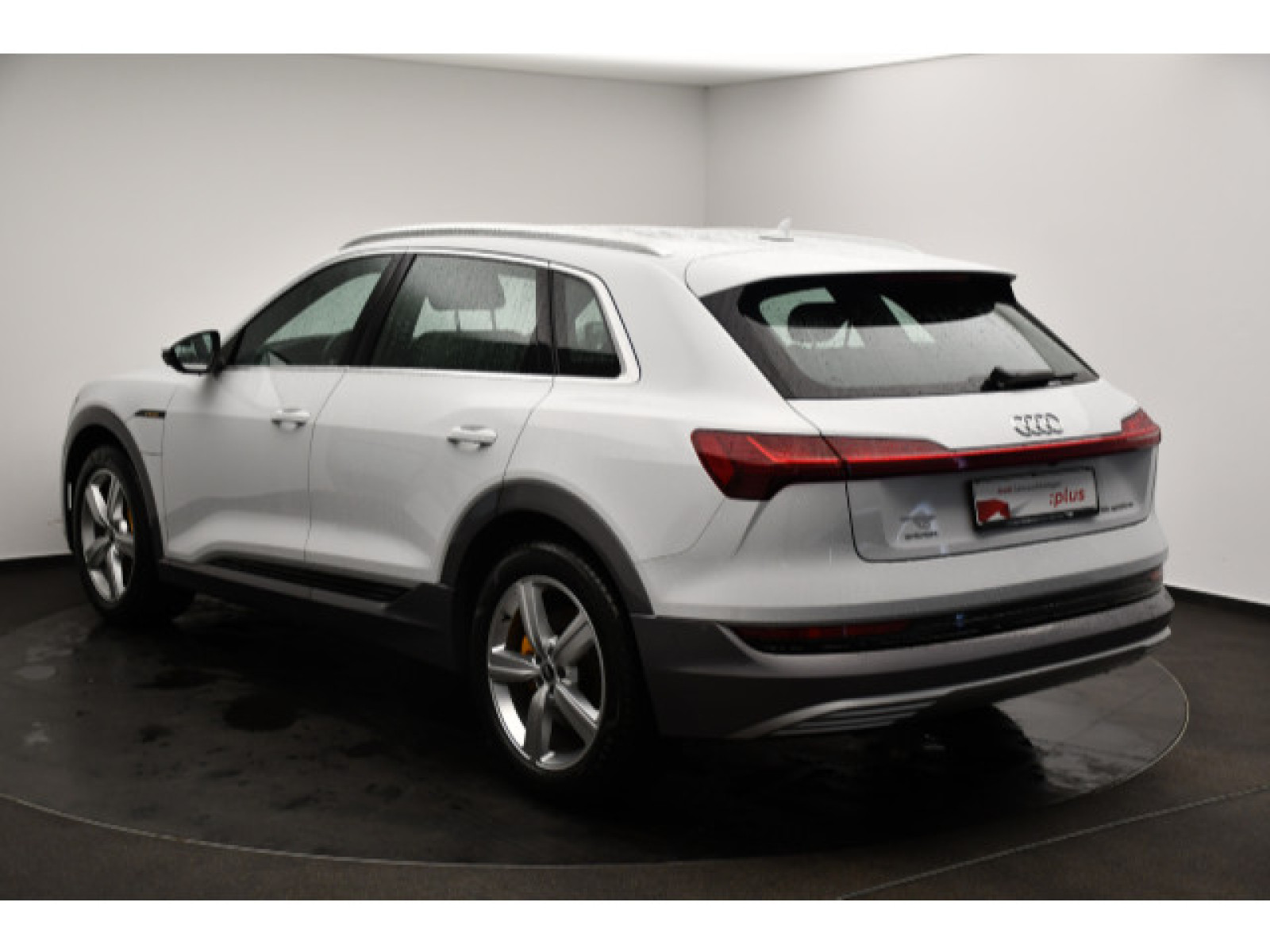 Audi - e-tron_15