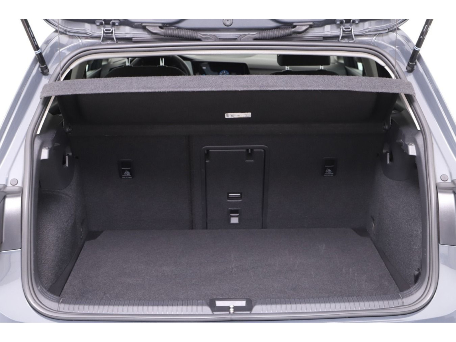 Volkswagen - Golf_13