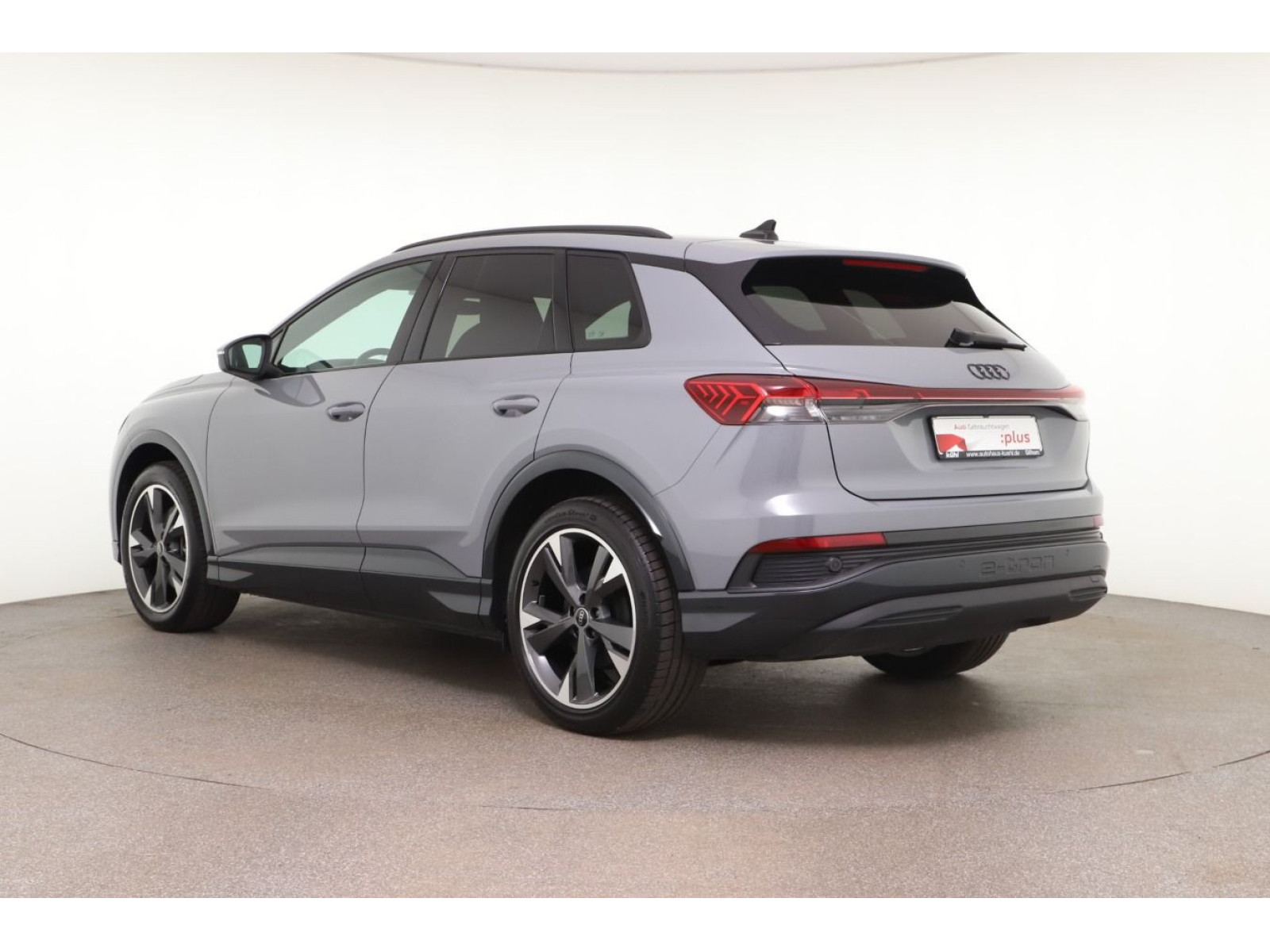 Audi - Q4 e-tron_5