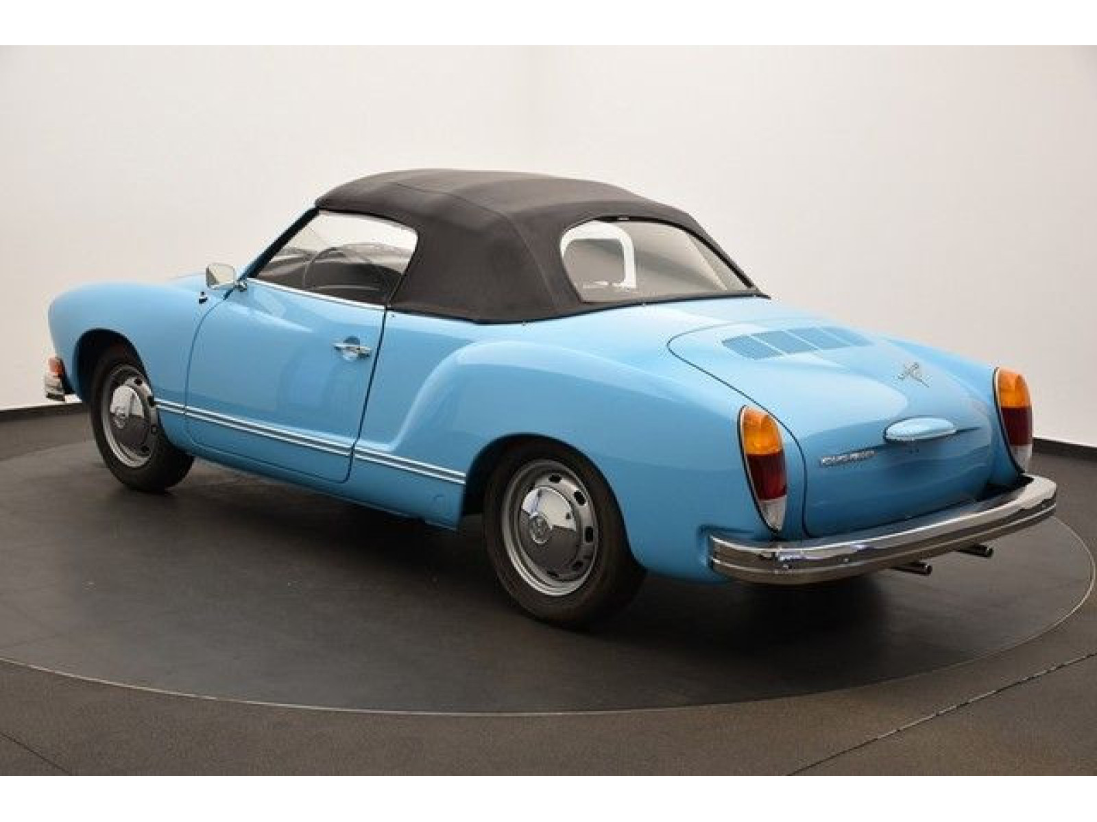 Volkswagen - Karmann Ghia_15