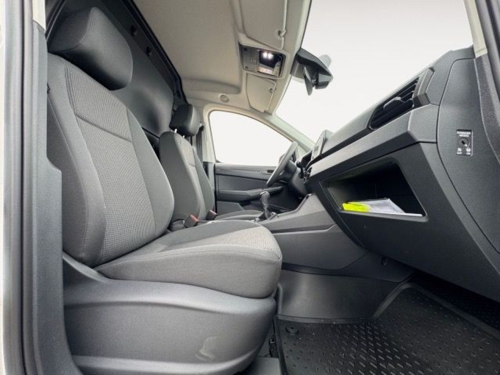 Volkswagen - Caddy_15
