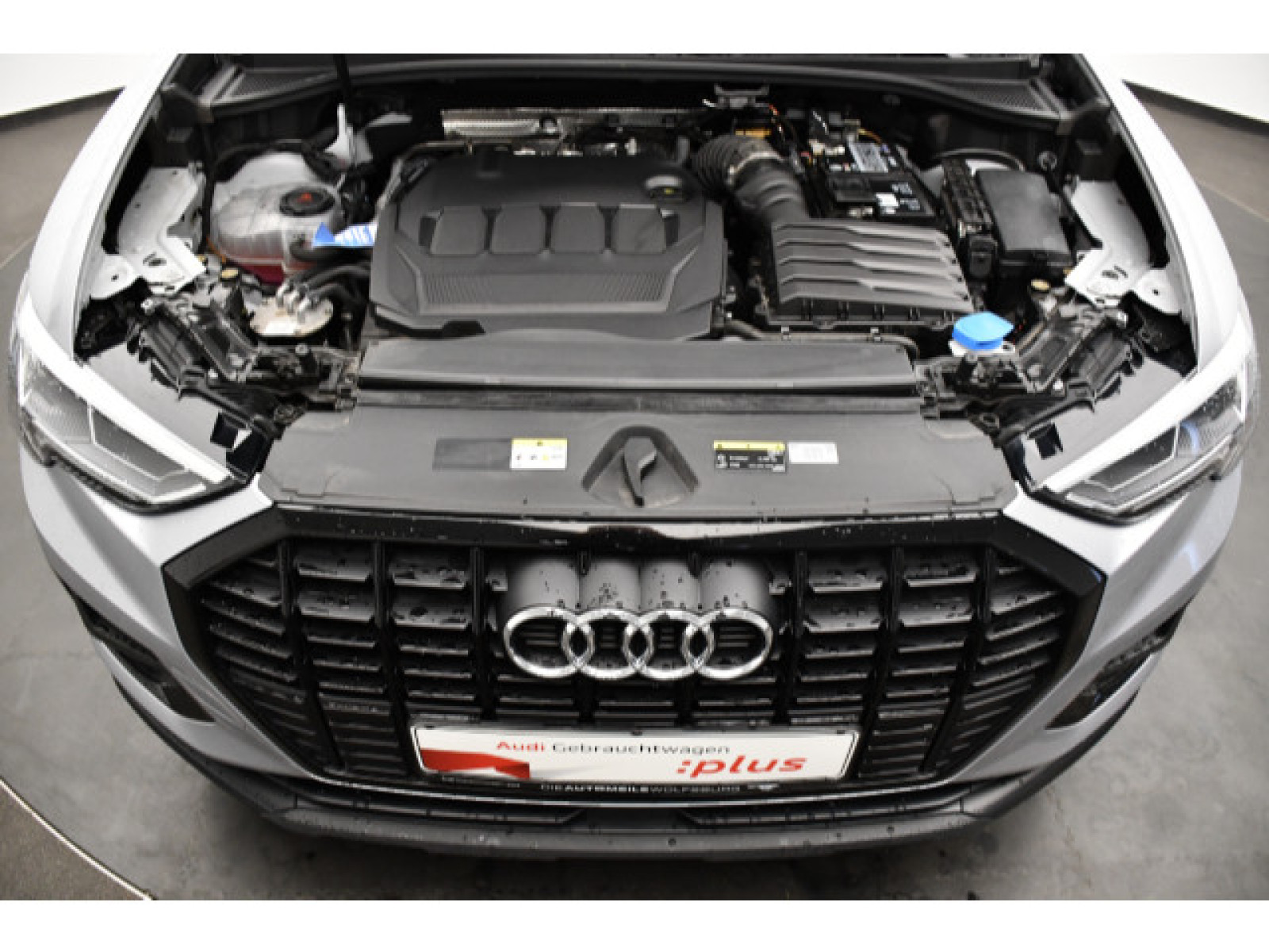 Audi - Q3_13
