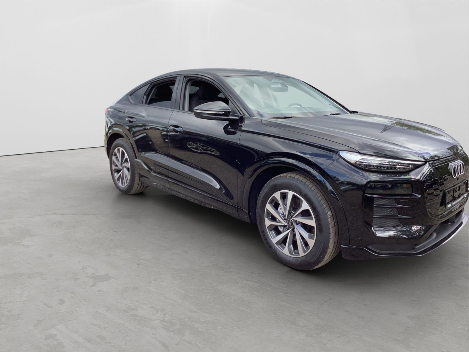 Audi - Q6 Sportback e-tron_8