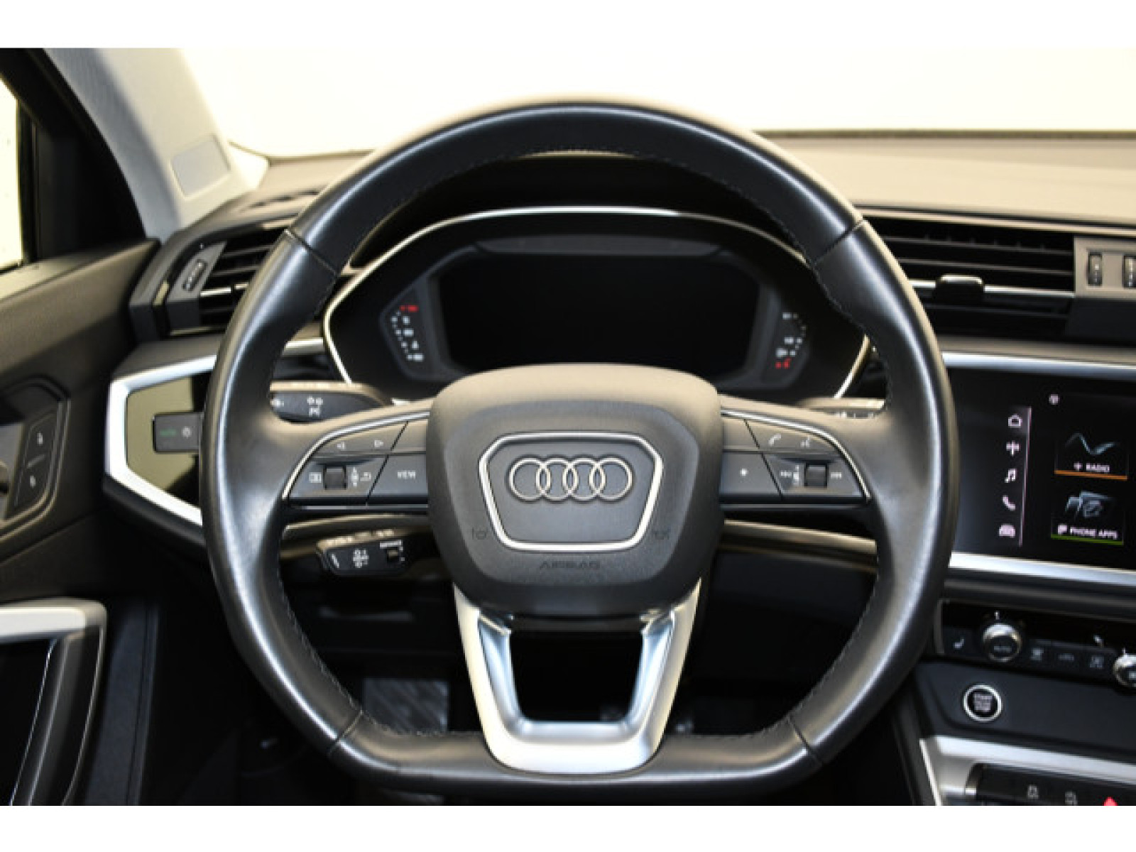Audi - Q3_6
