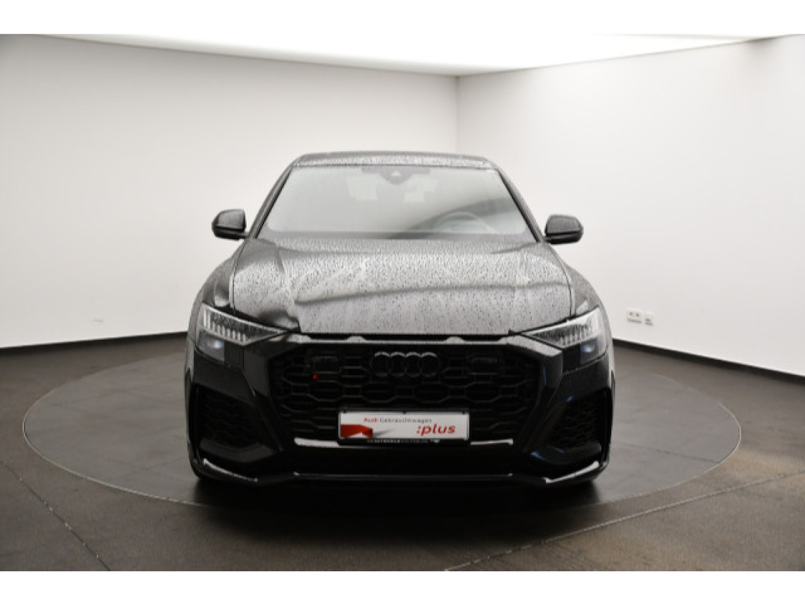 Audi - RS Q8_22
