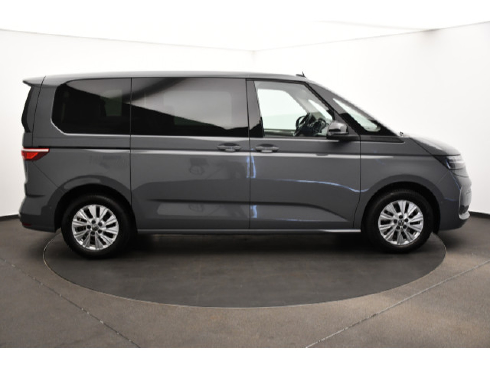 Volkswagen - T7 Multivan_18