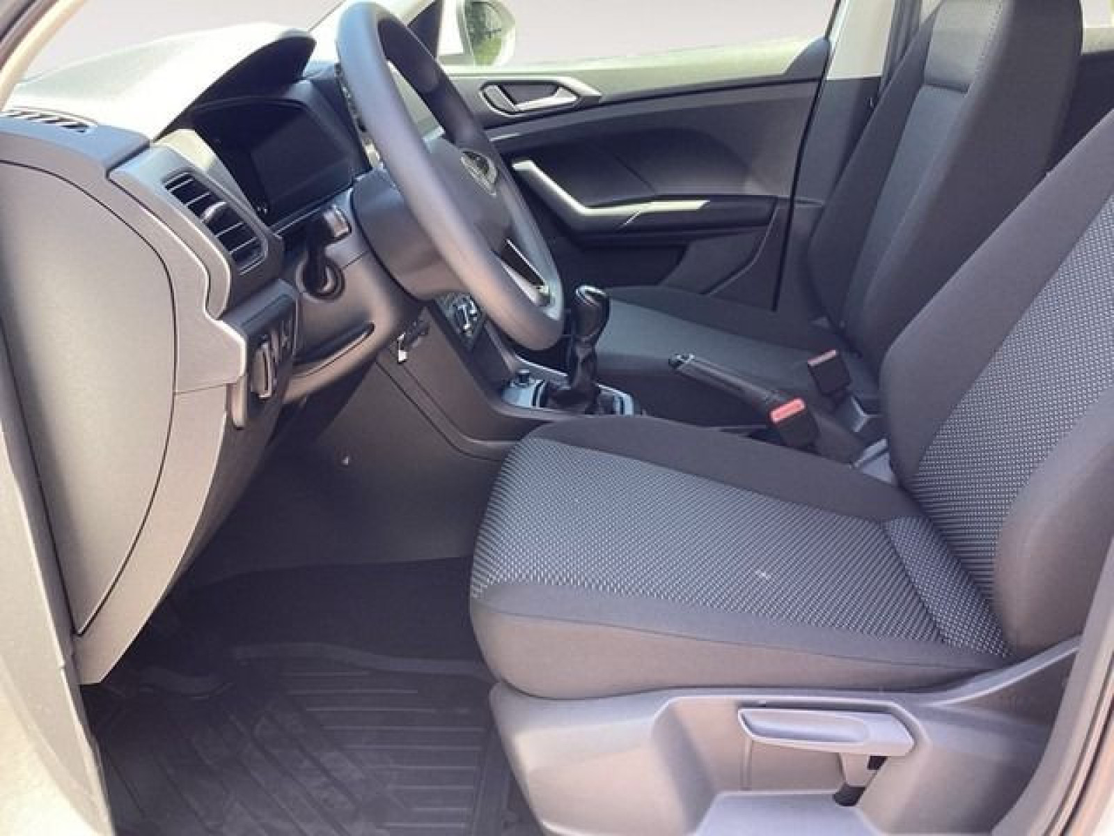 Volkswagen - T-Cross_9
