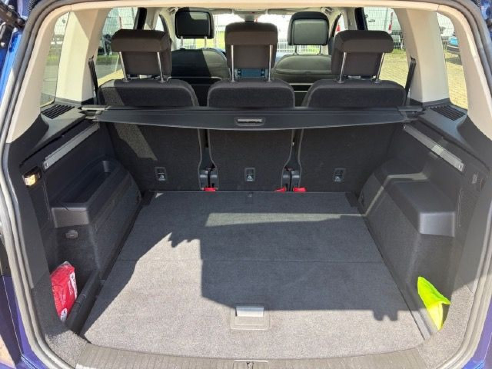 Volkswagen - Touran_14