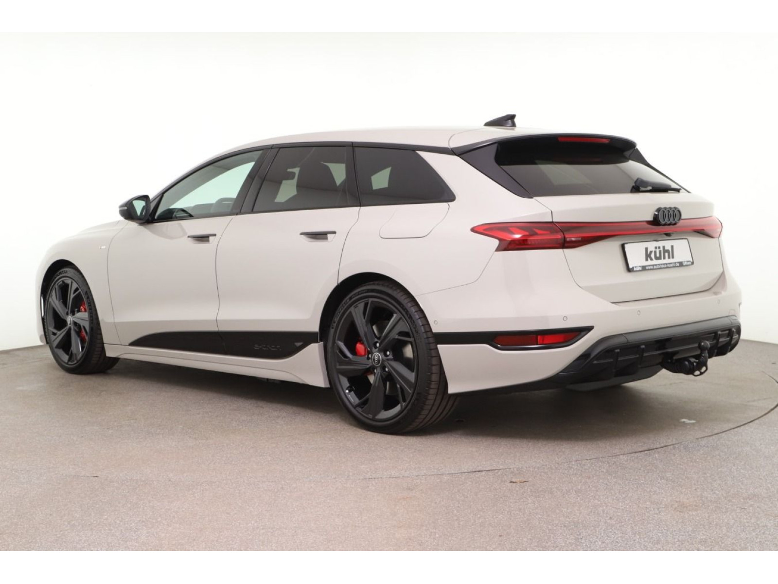 Audi - A6 Avant e-tron_4