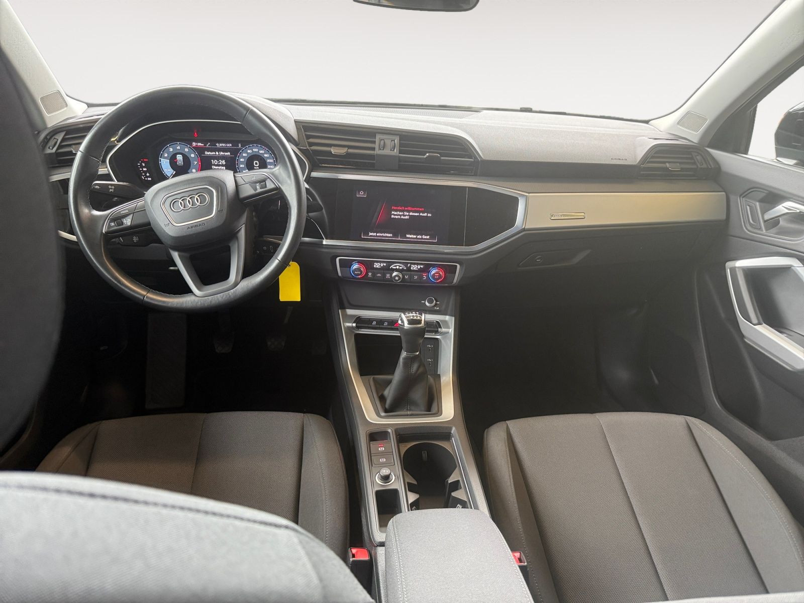 Audi - Q3_11
