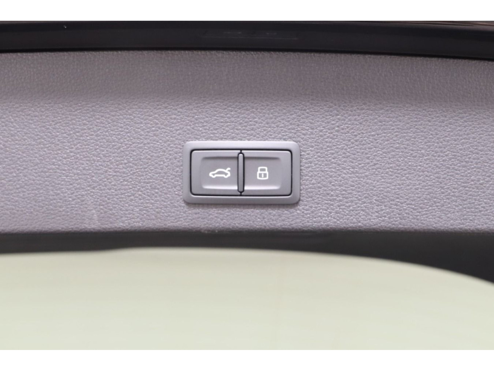 Audi - Q2_16