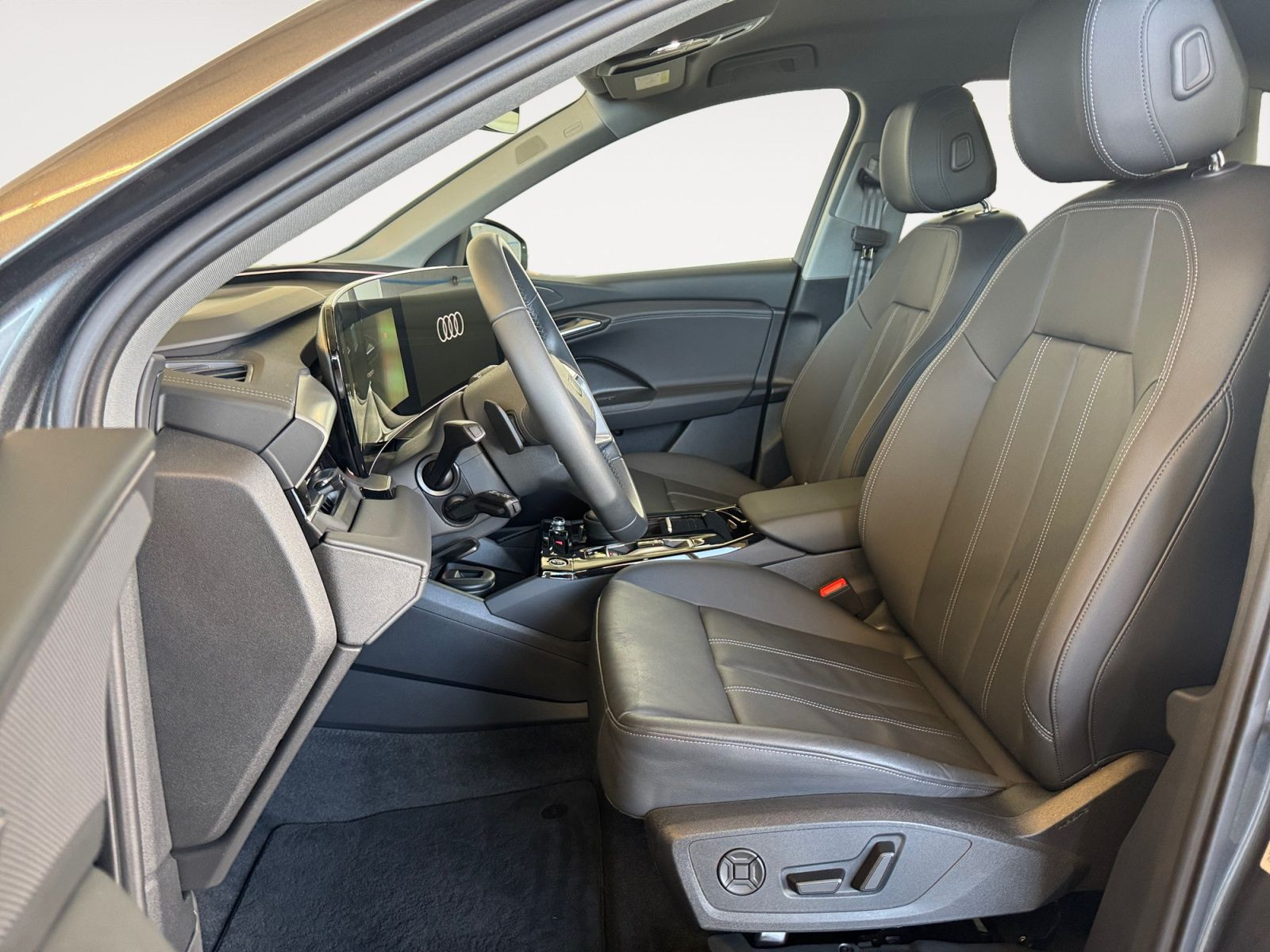 Audi - Q6 e-tron_11
