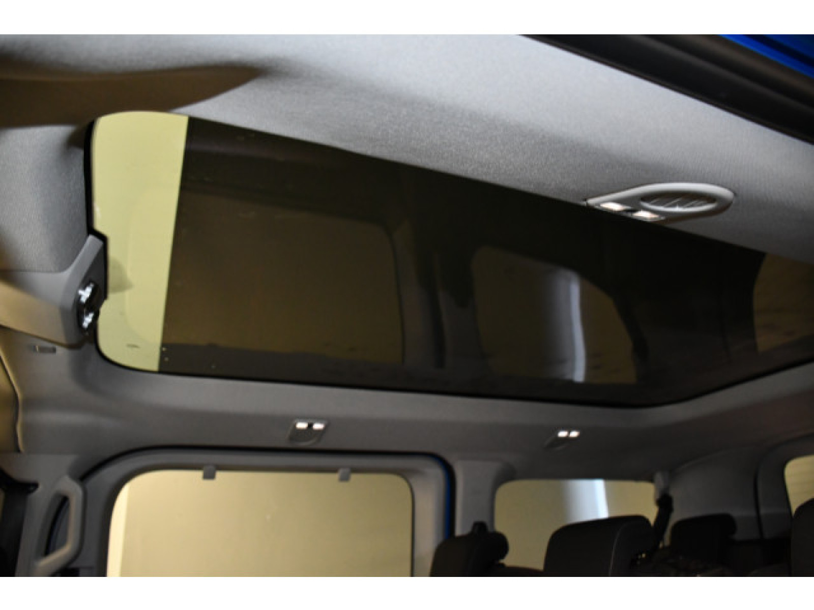 Volkswagen - T7 Caravelle_11
