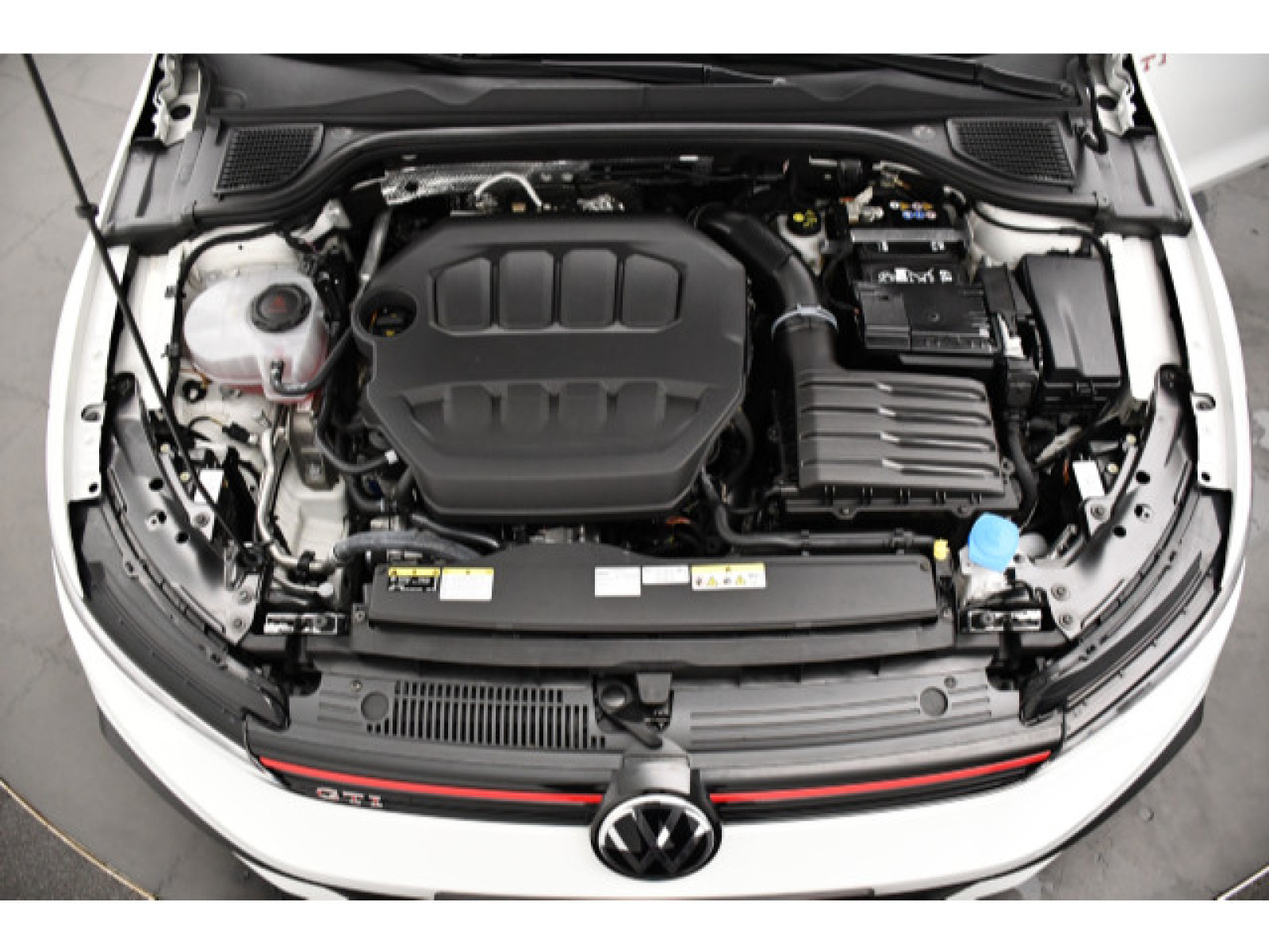 Volkswagen - Golf GTI_12