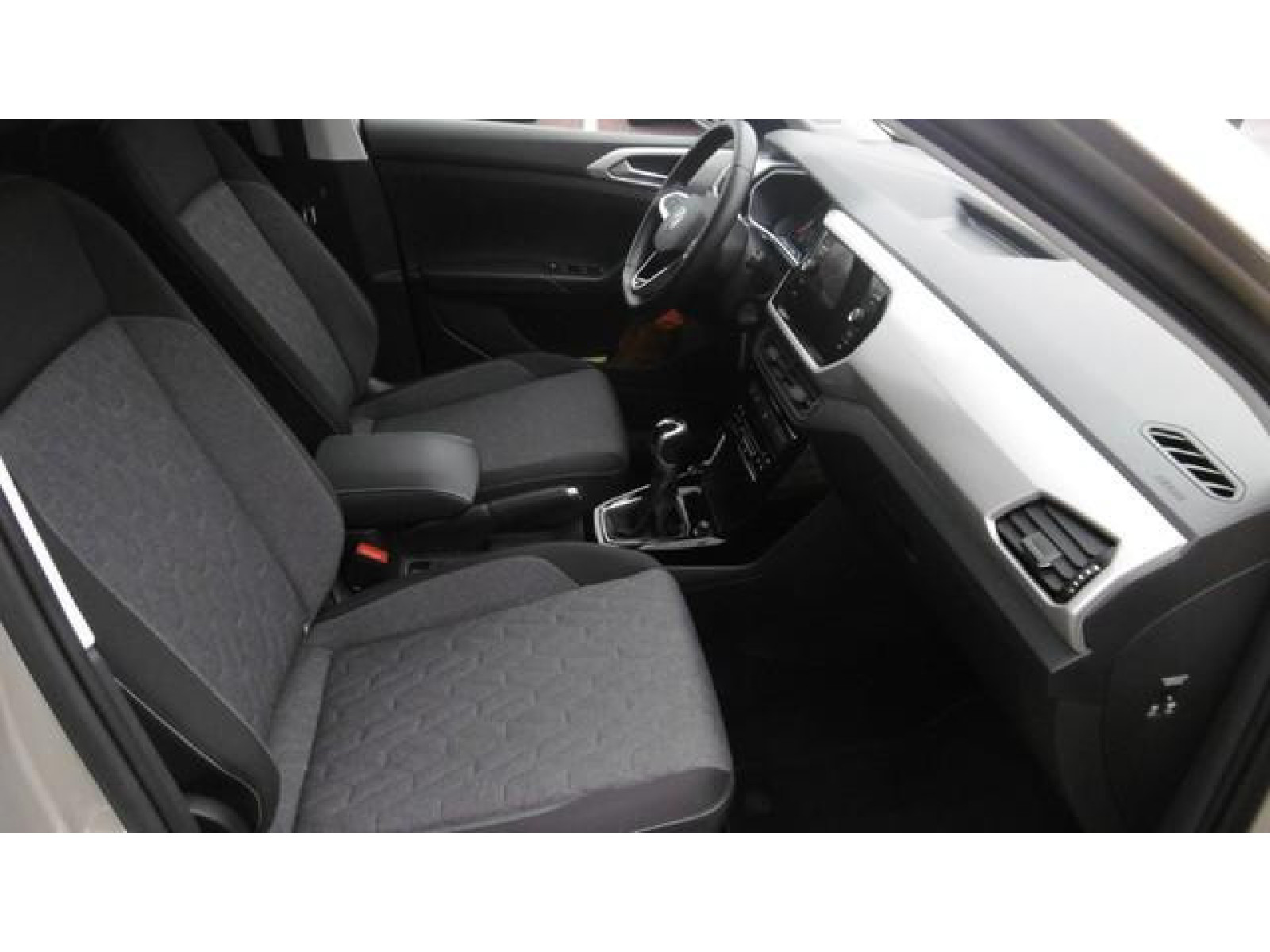 Volkswagen - T-Cross_21