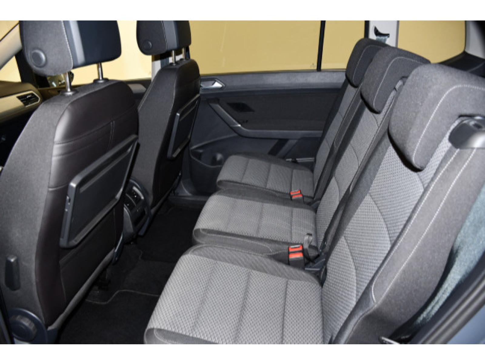 Volkswagen - Touran_10