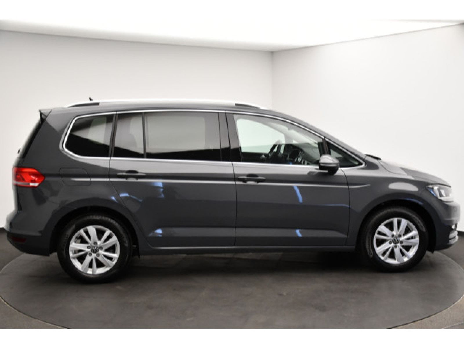 Volkswagen - Touran_18