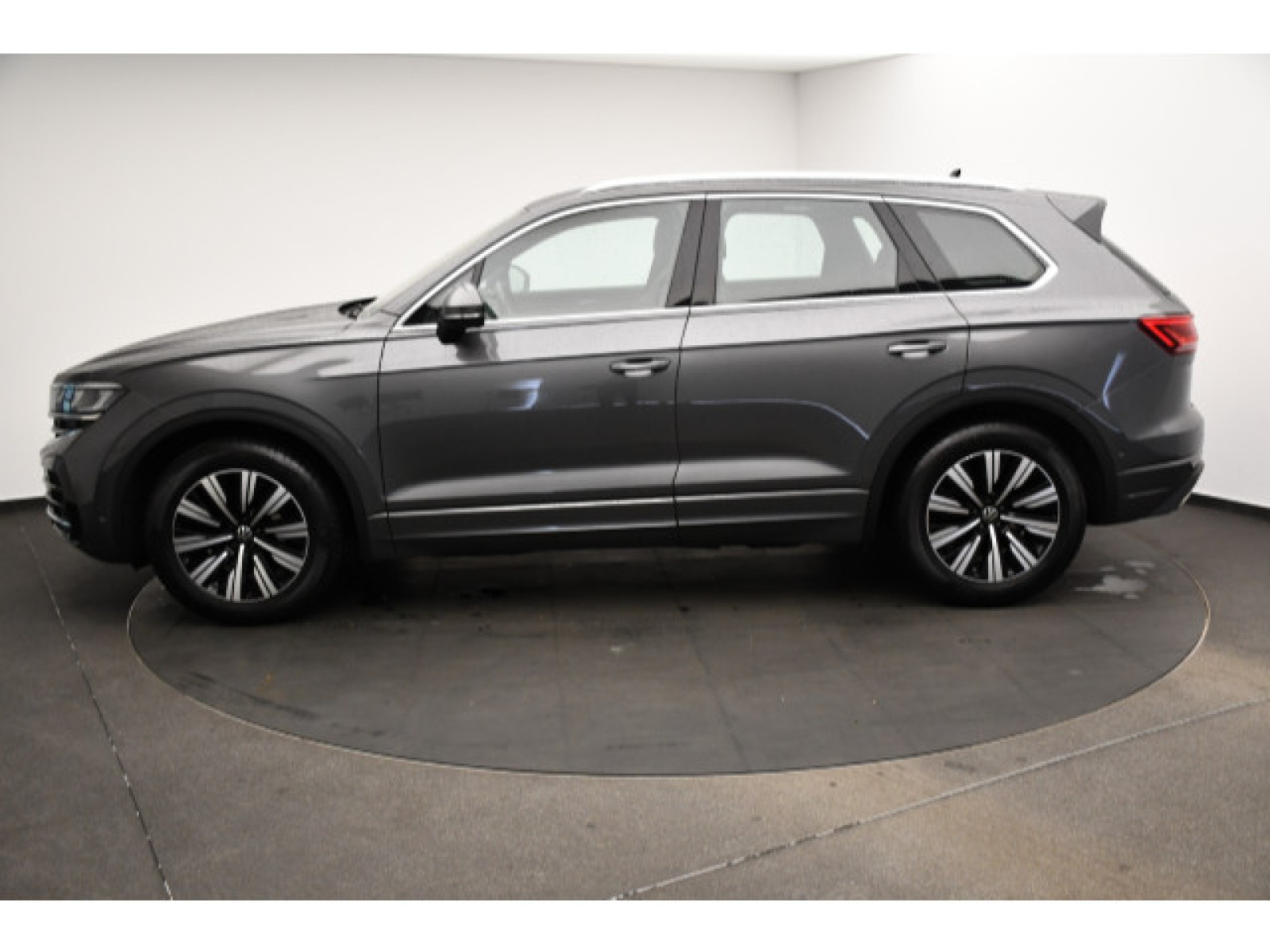 Volkswagen - Touareg_18