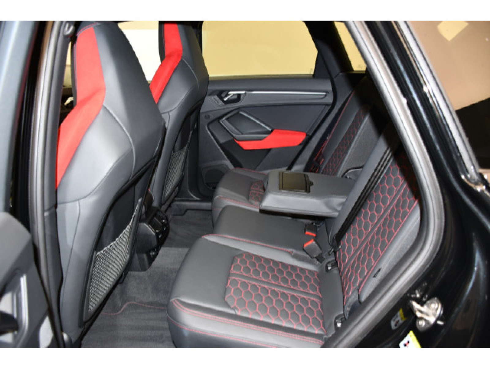 Audi - RS Q3_12