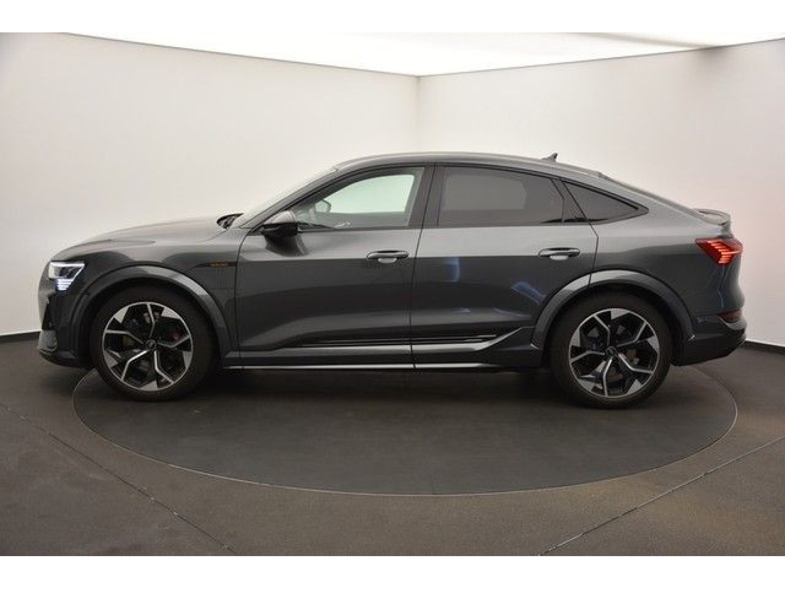 Audi - e-tron S Sportback_17