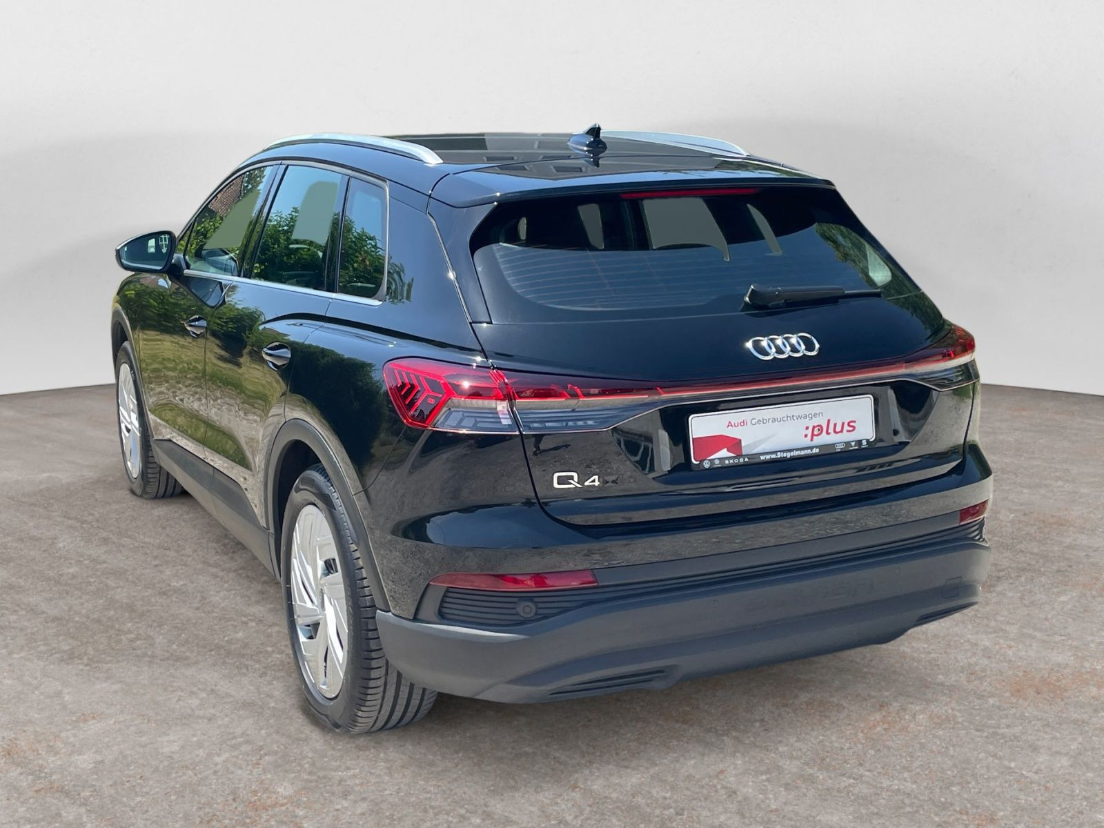 Audi - Q4 e-tron_4