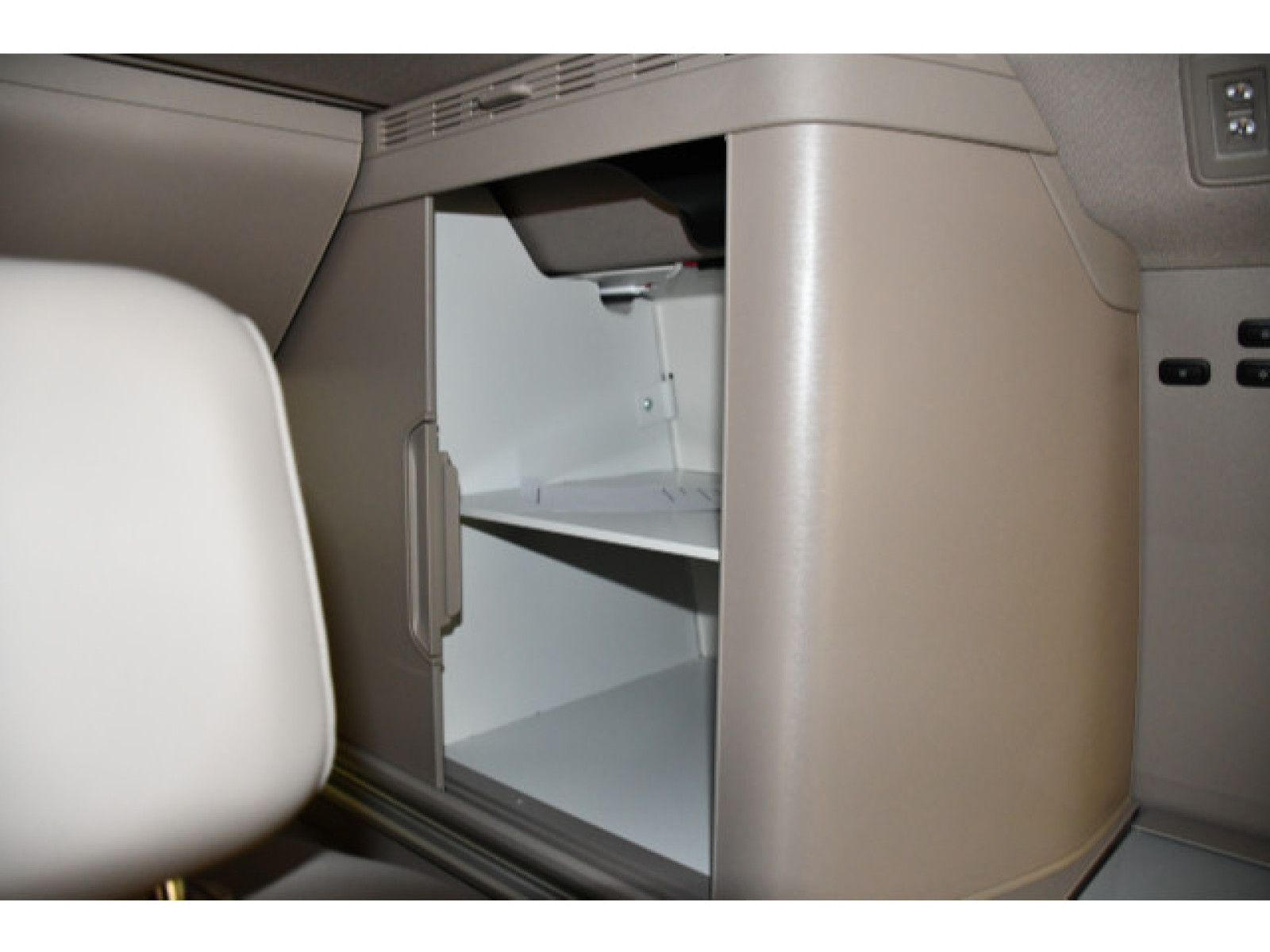 Volkswagen - California_12