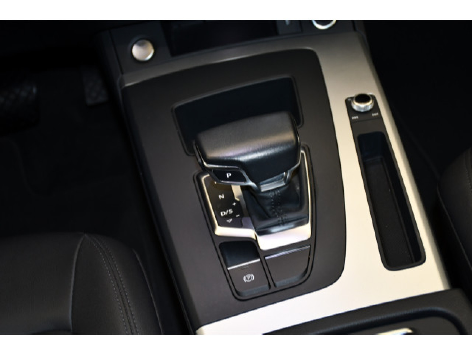 Audi - Q5_7