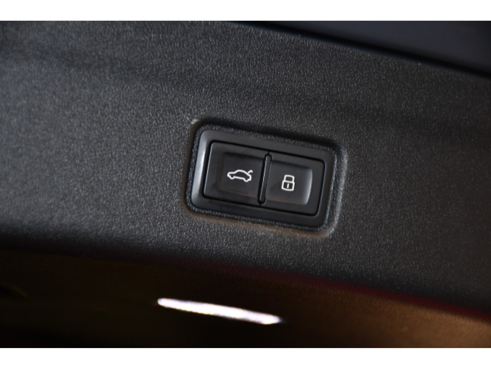 Audi - Q6 e-tron_15