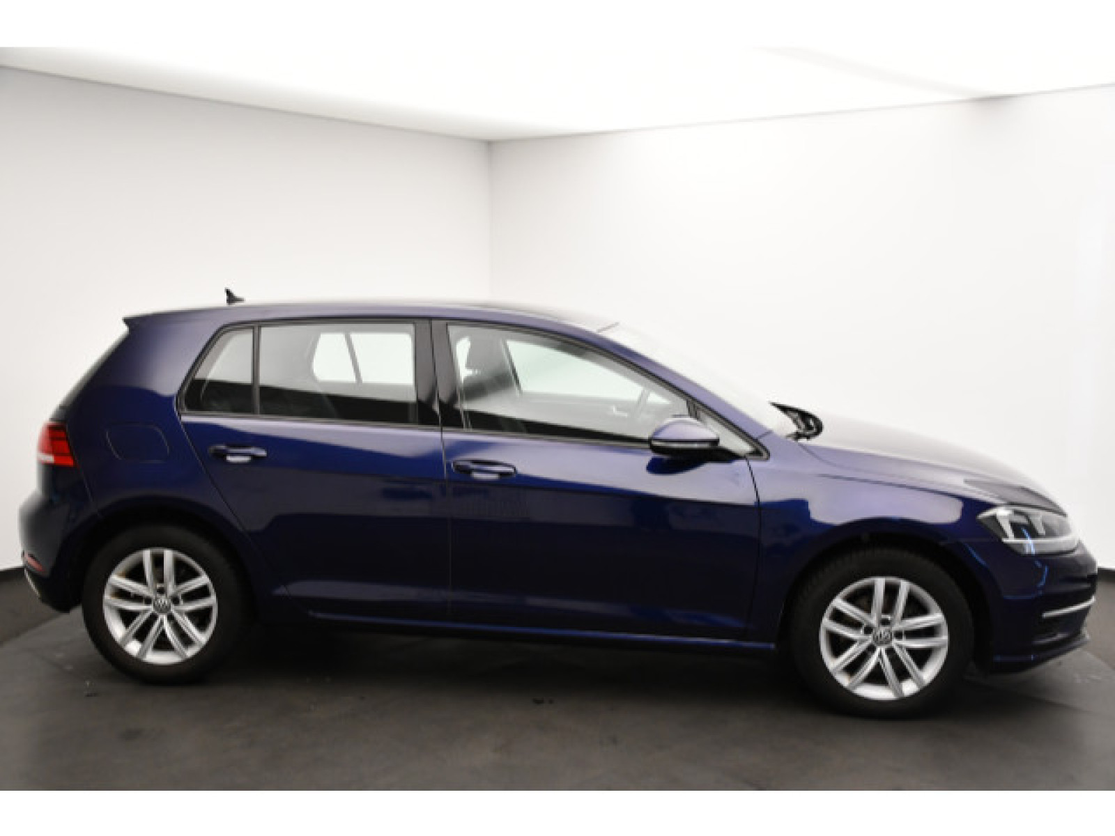 Volkswagen - Golf_15