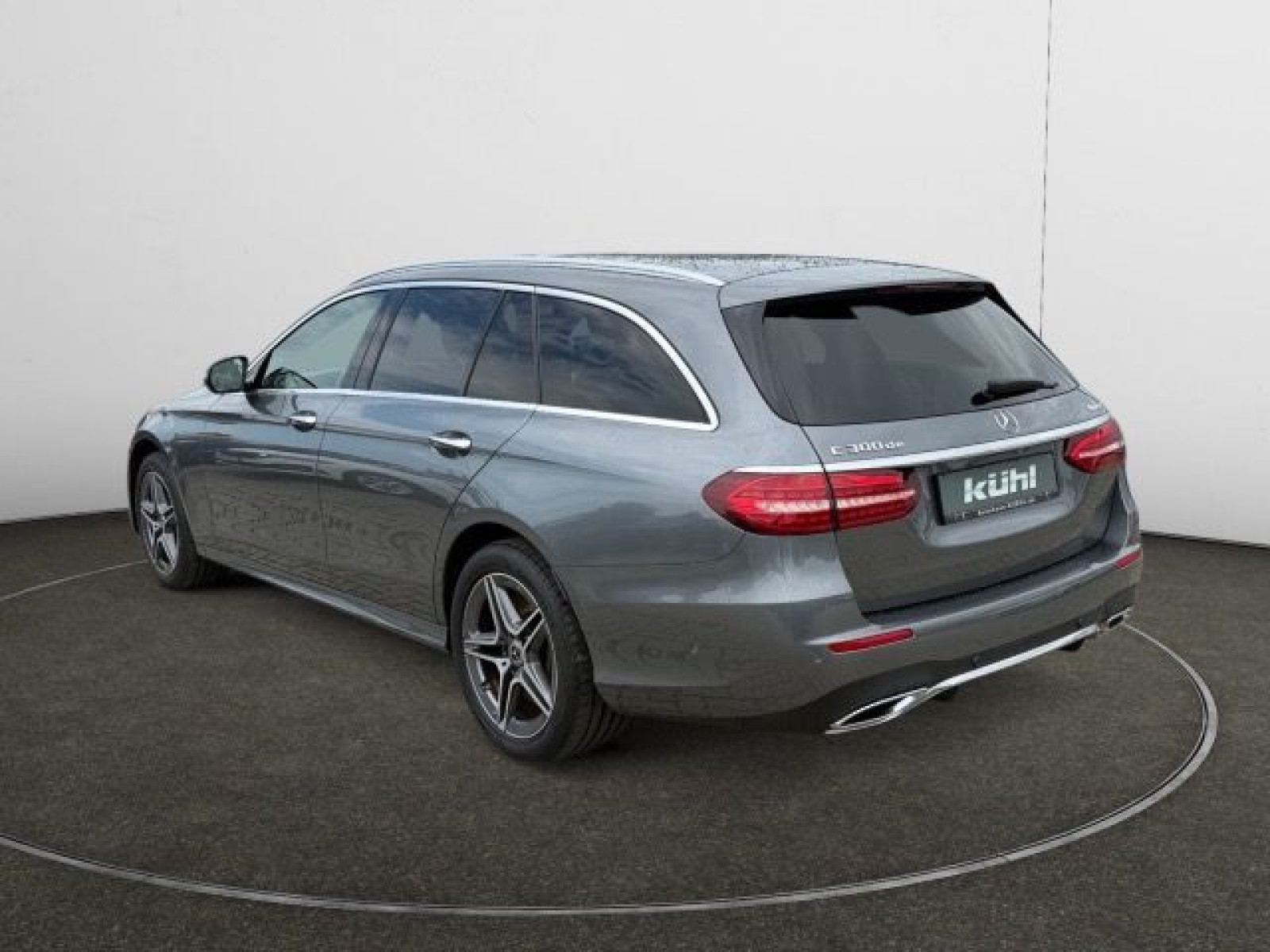 Mercedes-Benz - E 300_4