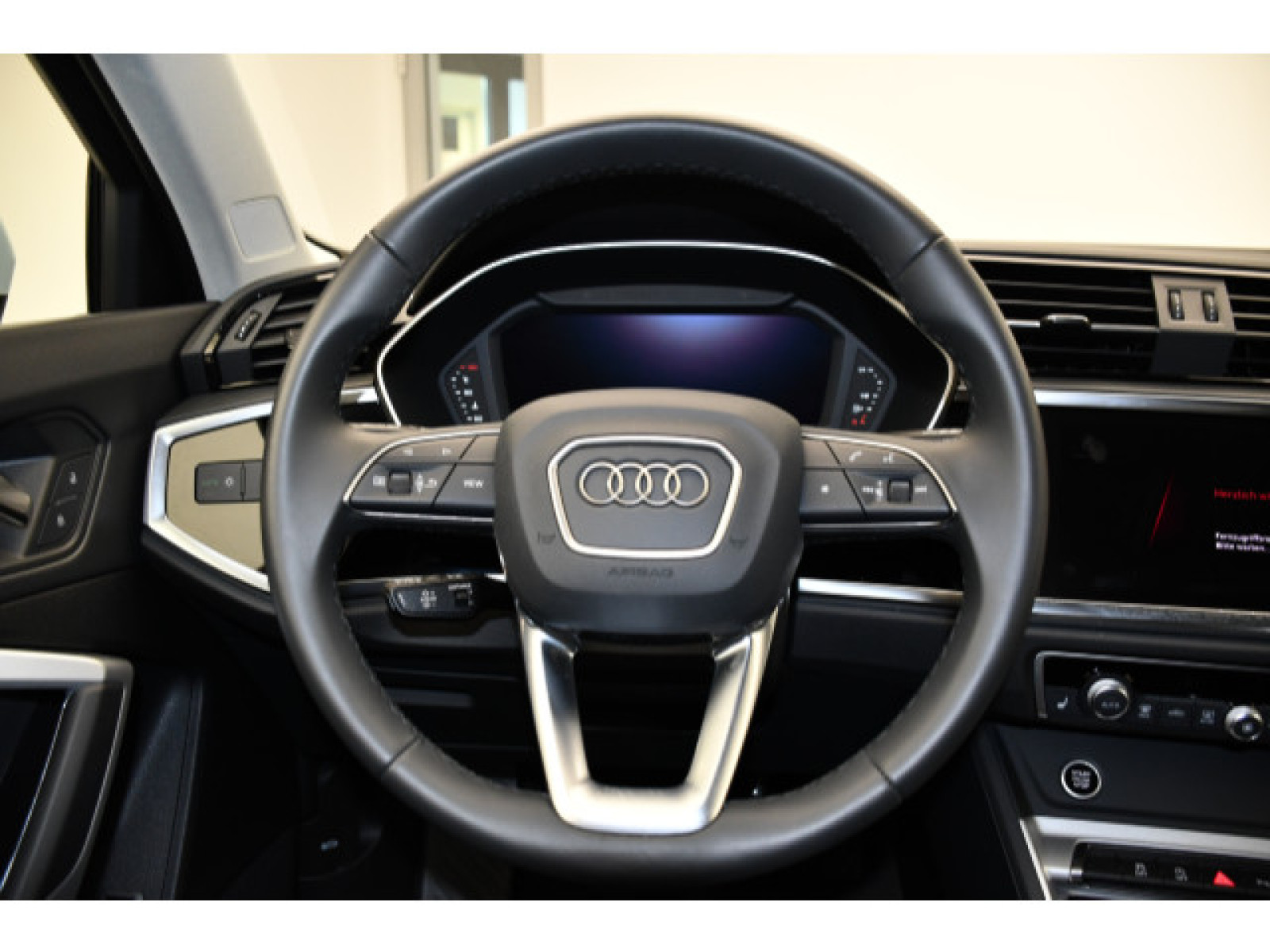 Audi - Q3_8