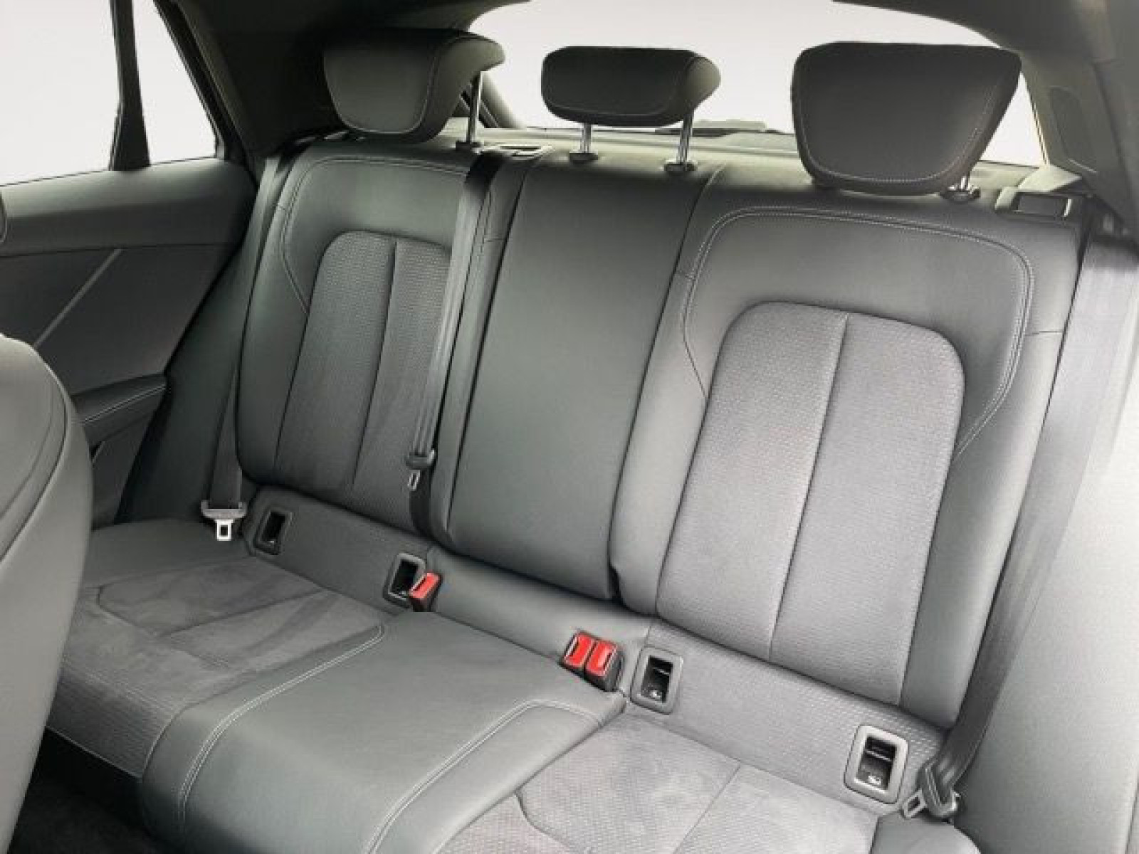 Audi - Q2_14