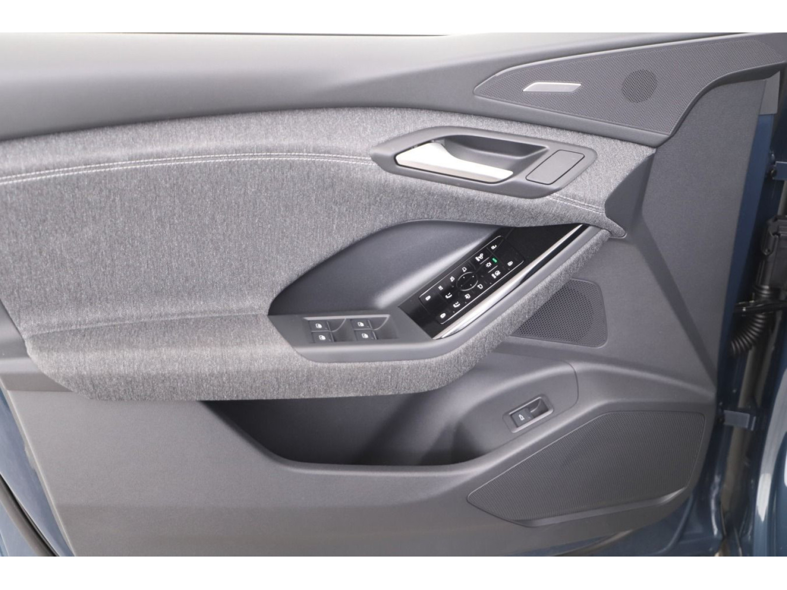 Audi - Q6 Sportback e-tron_13