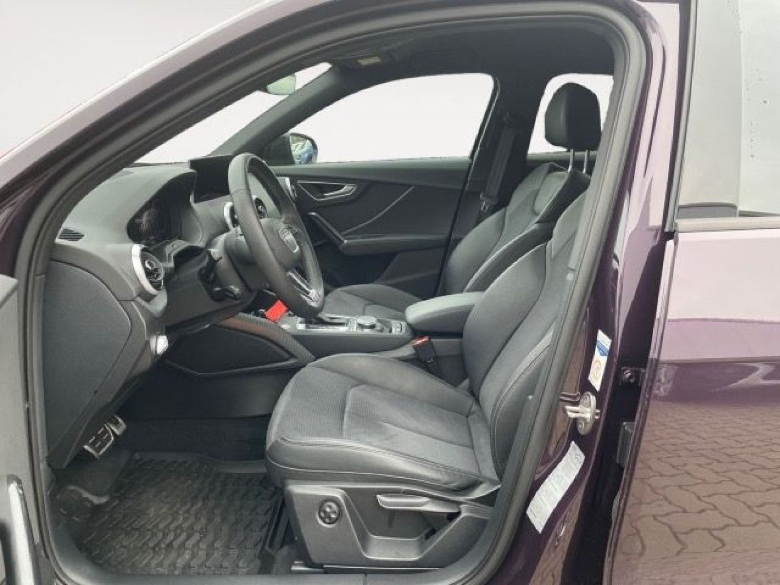 Audi - Q2_10