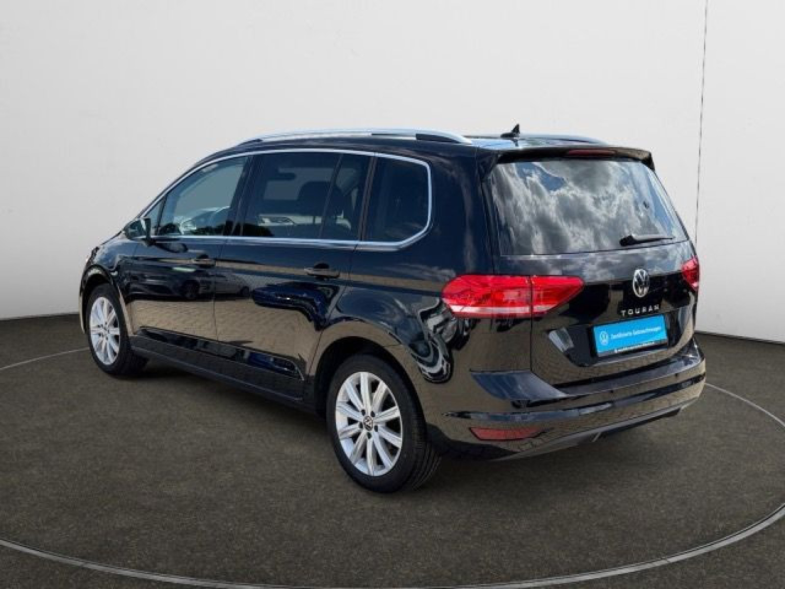 Volkswagen - Touran_3