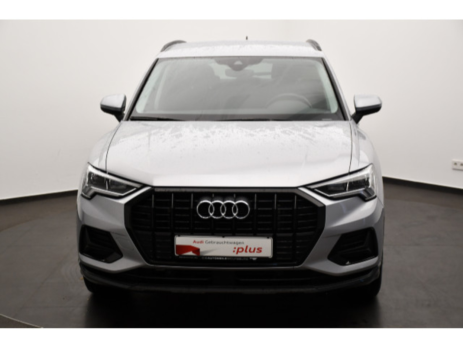 Audi - Q3_19