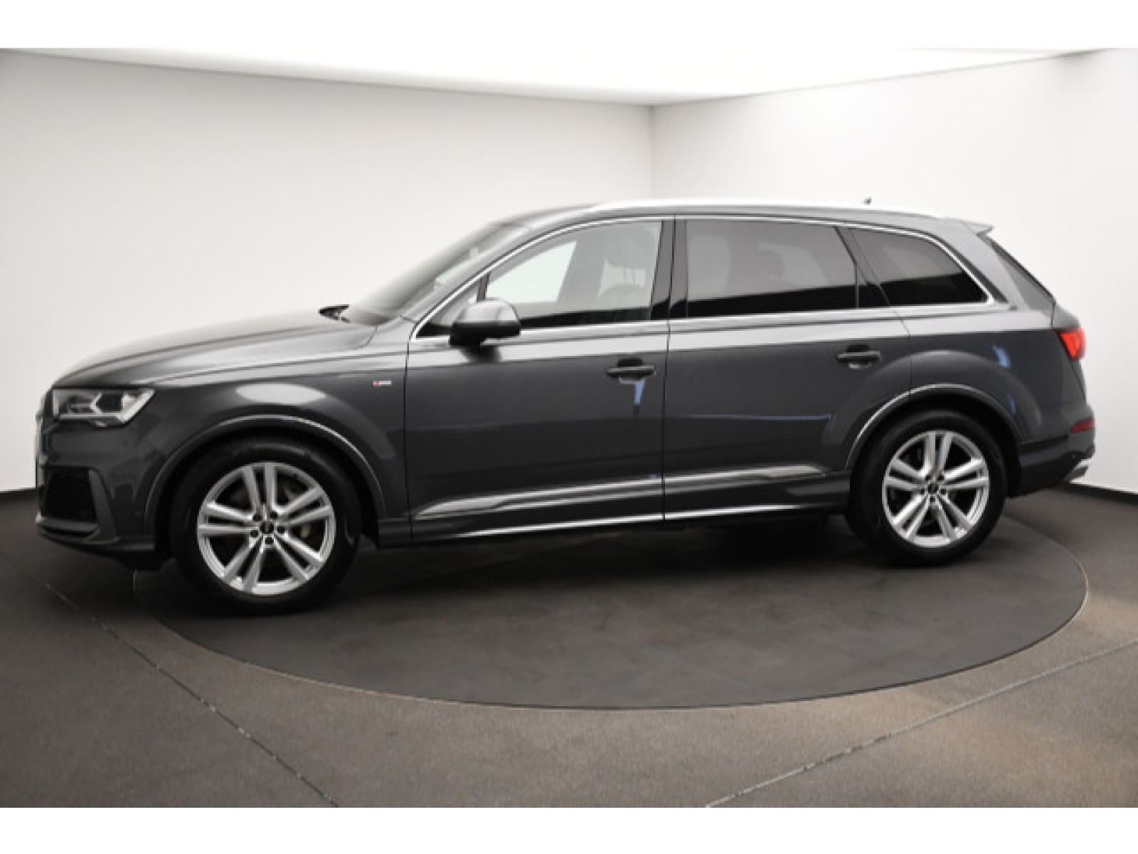 Audi - Q7_17