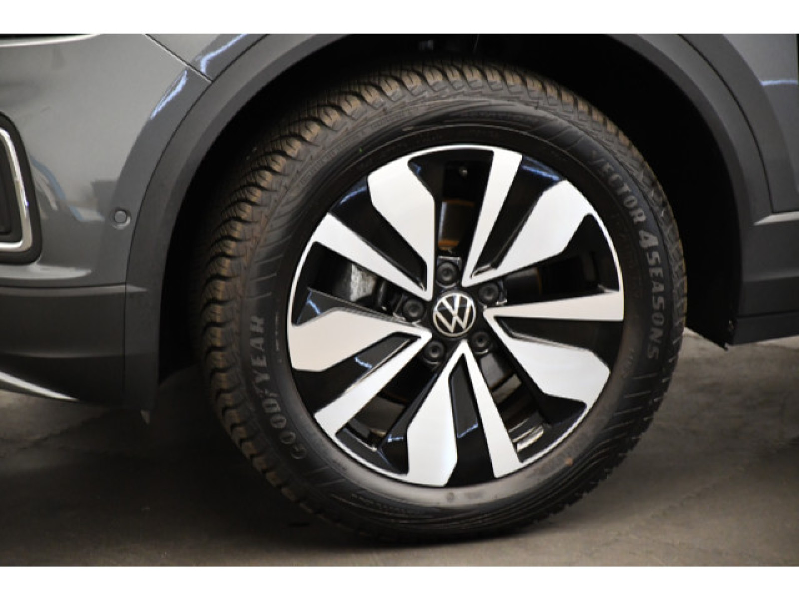 Volkswagen - T-Roc_12