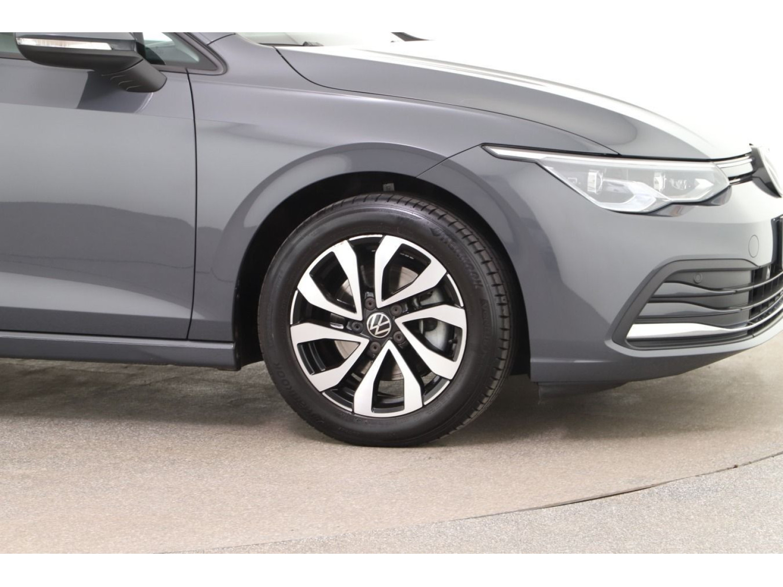 Volkswagen - Golf_3