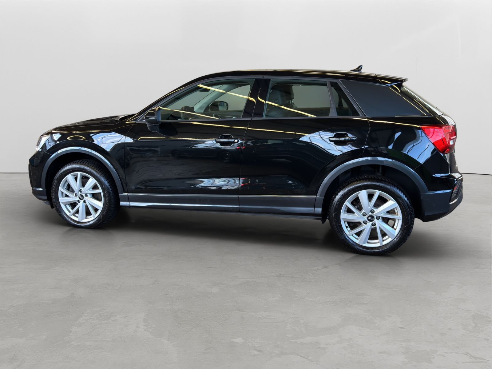 Audi - Q2_3