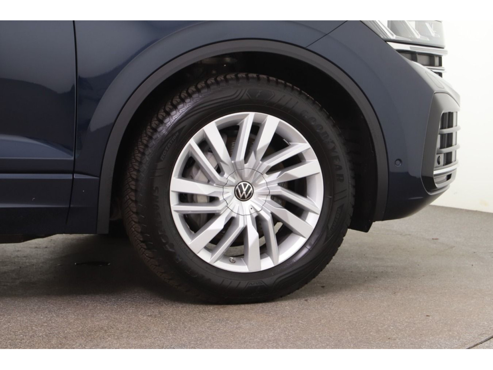 Volkswagen - Touareg_3