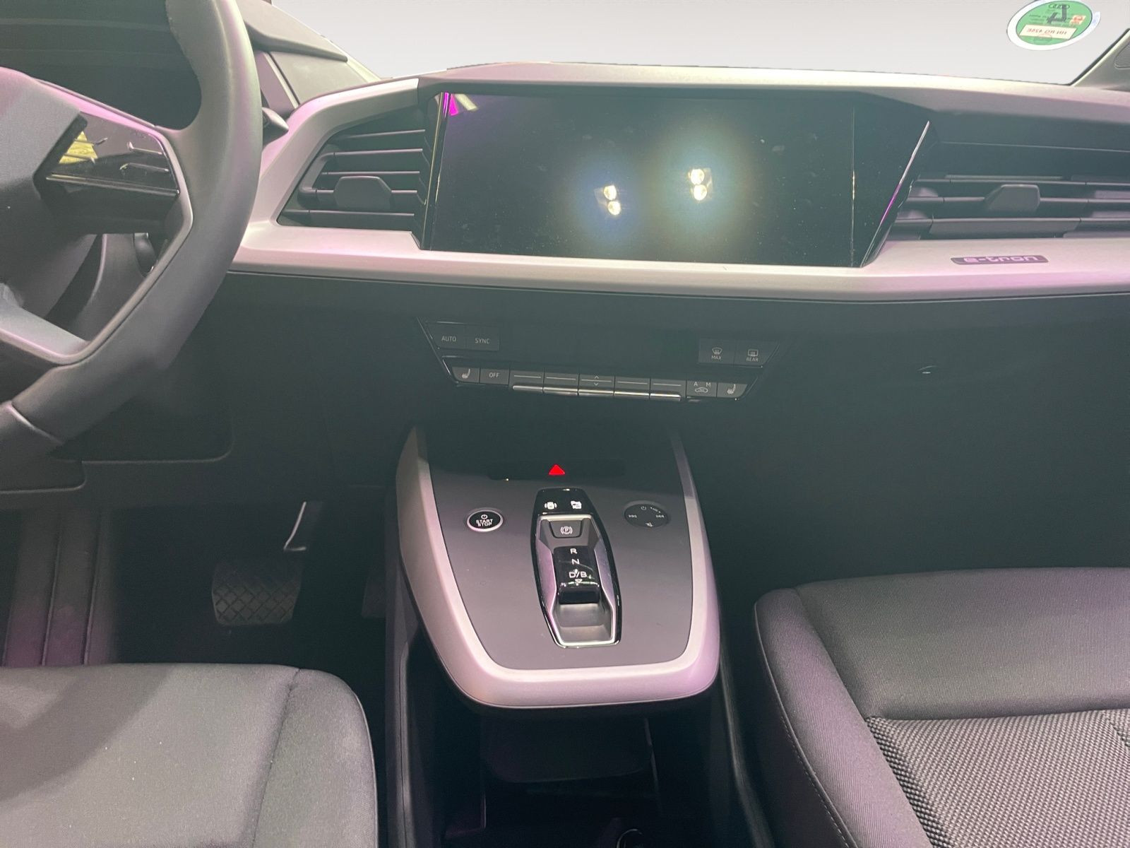 Audi - Q4_6