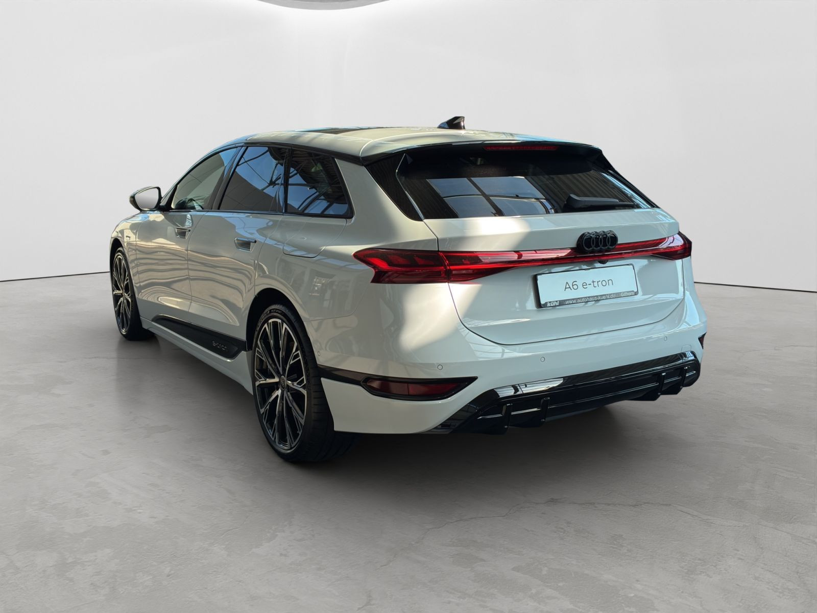 Audi - A6 Avant e-tron_3