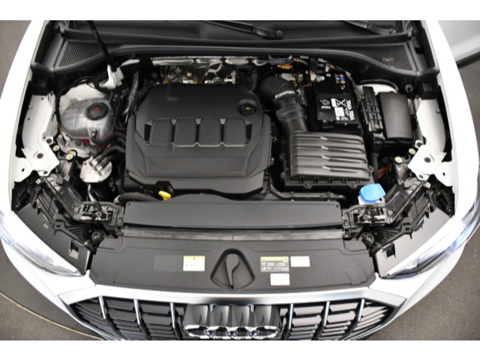 Audi - Q3_15