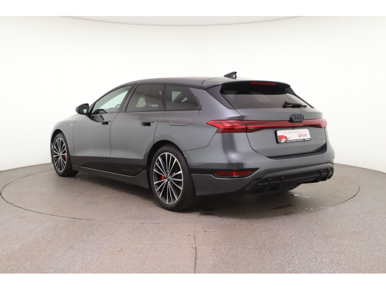 Audi - A6 Avant e-tron_4