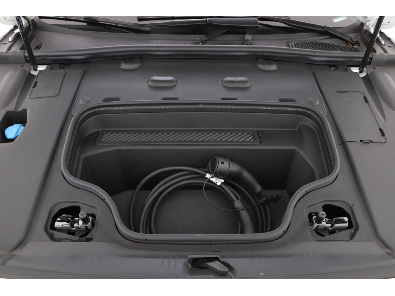 Audi - A6 Avant e-tron_19