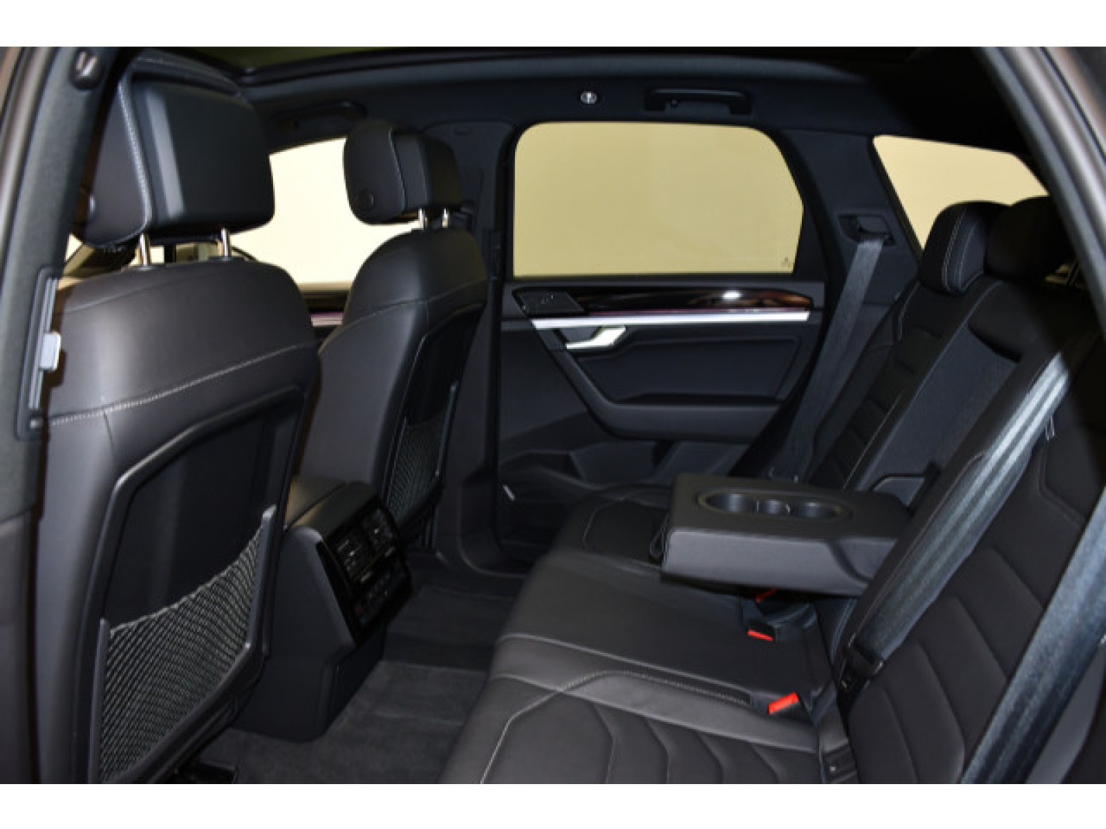 Volkswagen - Touareg_10