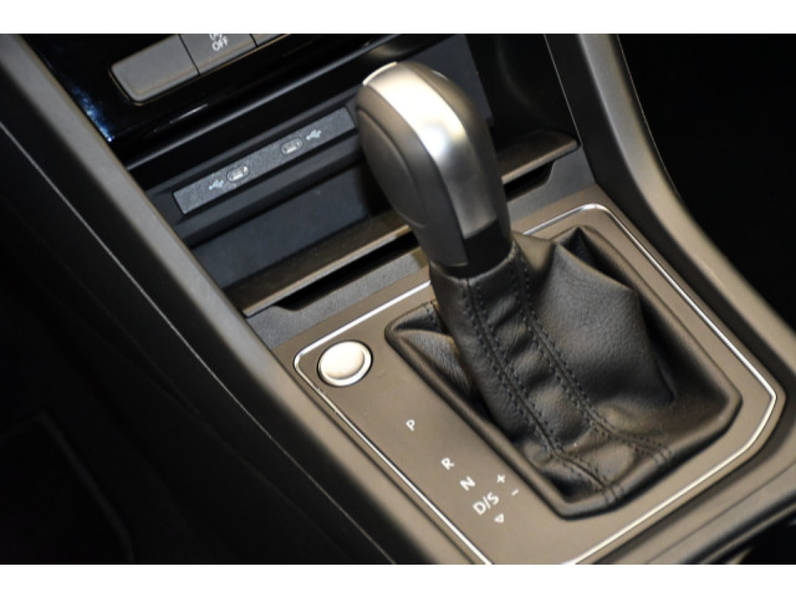 Volkswagen - Touran_6