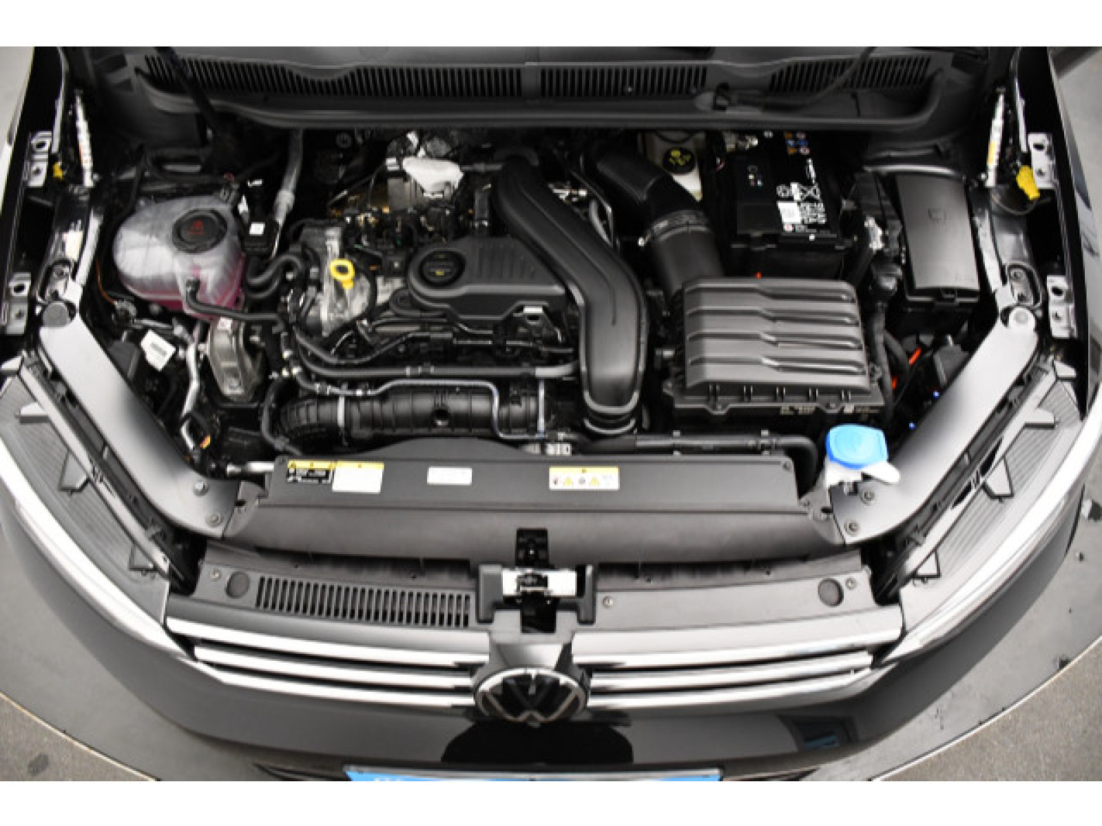 Volkswagen - Touran_12
